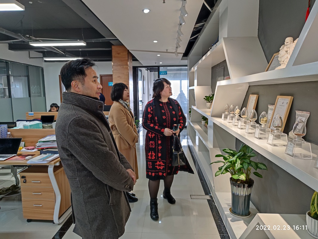 西鄉塘區工商聯(lián)領(lǐng)導到我司考察調研